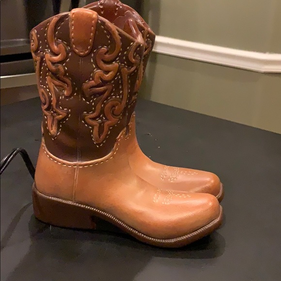 Scentsy warmer “ rodeo “ used as a demonstration
